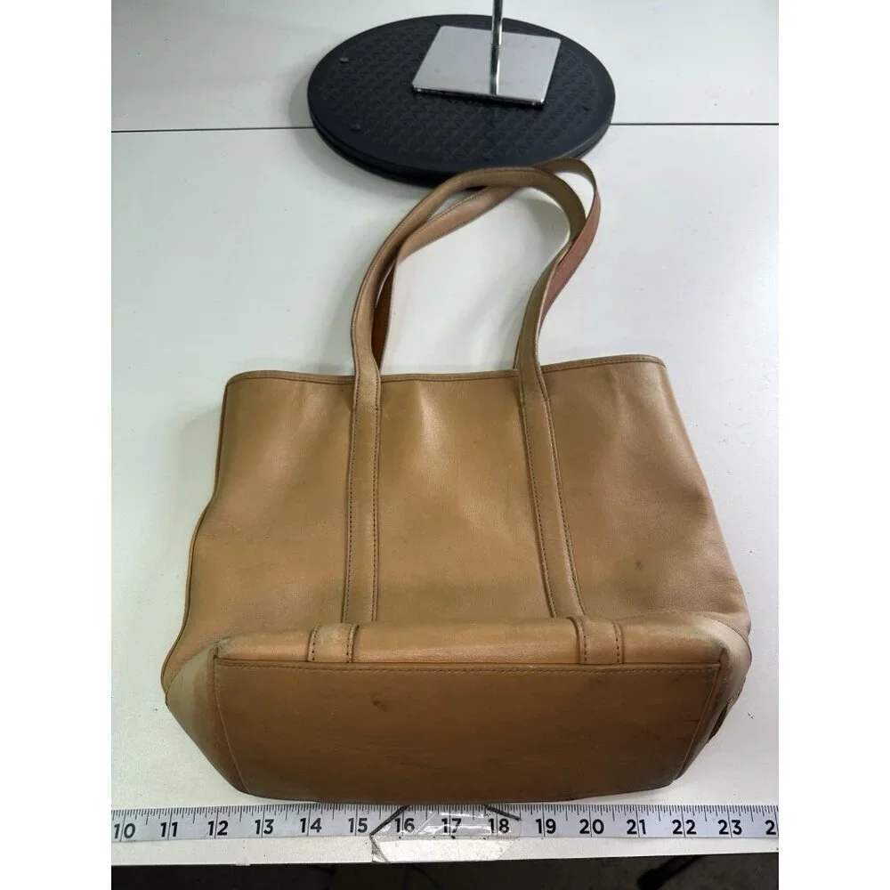 DAMAGED / WORN Coach 5187 Tan Leather Gallery Tote Vintage - Picture 5 of 10